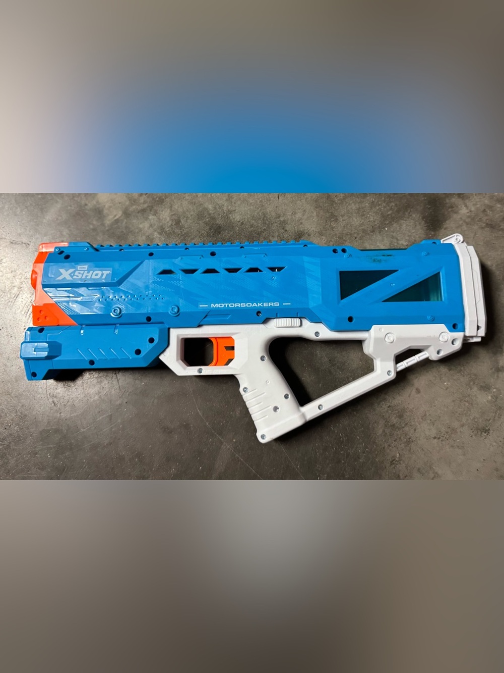 Motorsoakers Blue and White Water Blaster